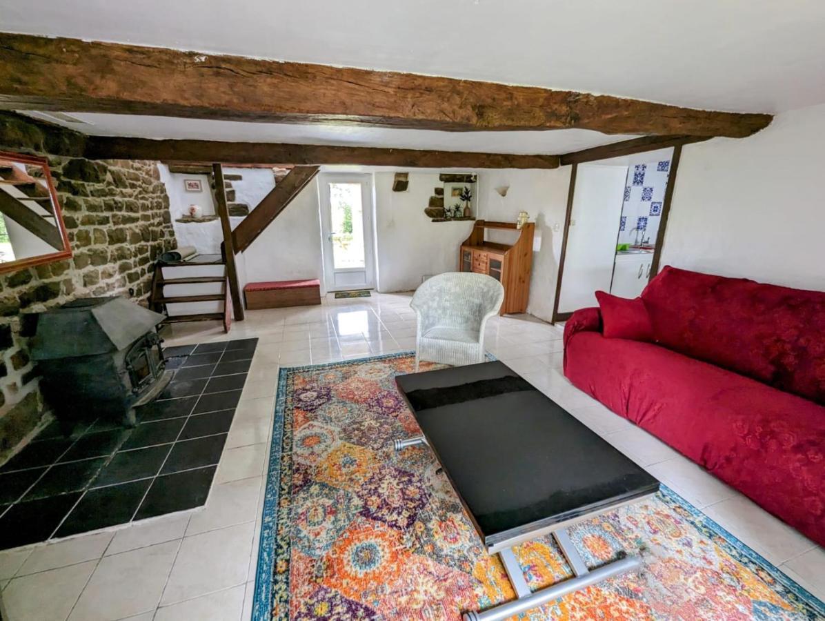 Les Gites De La Cabache Montaigu-les-Bois ภายนอก รูปภาพ