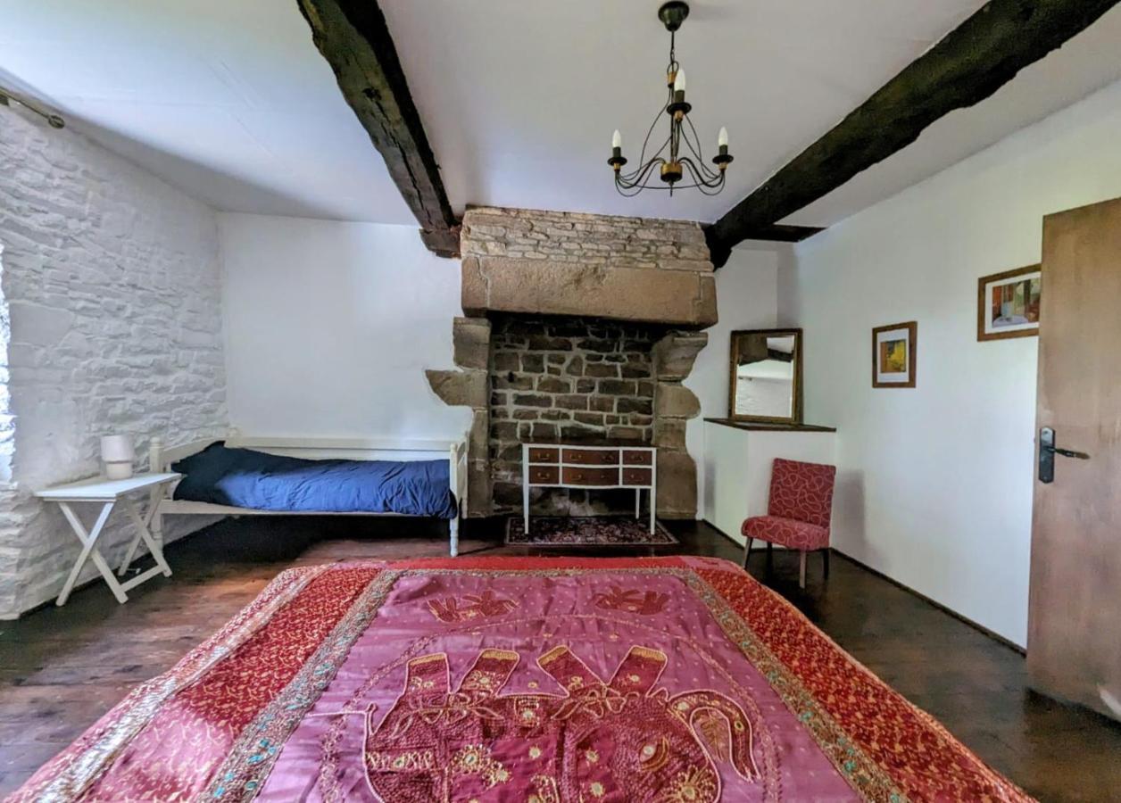 Les Gites De La Cabache Montaigu-les-Bois ภายนอก รูปภาพ