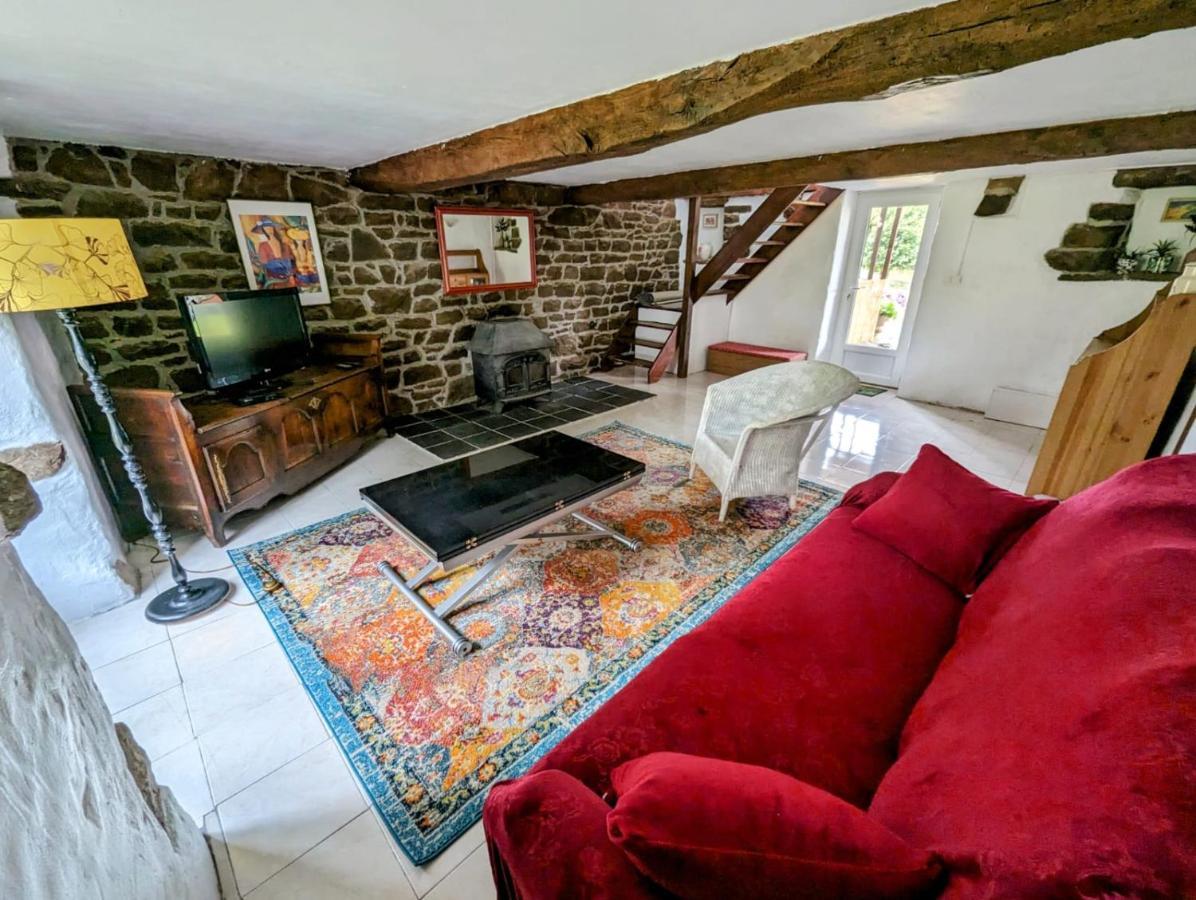 Les Gites De La Cabache Montaigu-les-Bois ภายนอก รูปภาพ