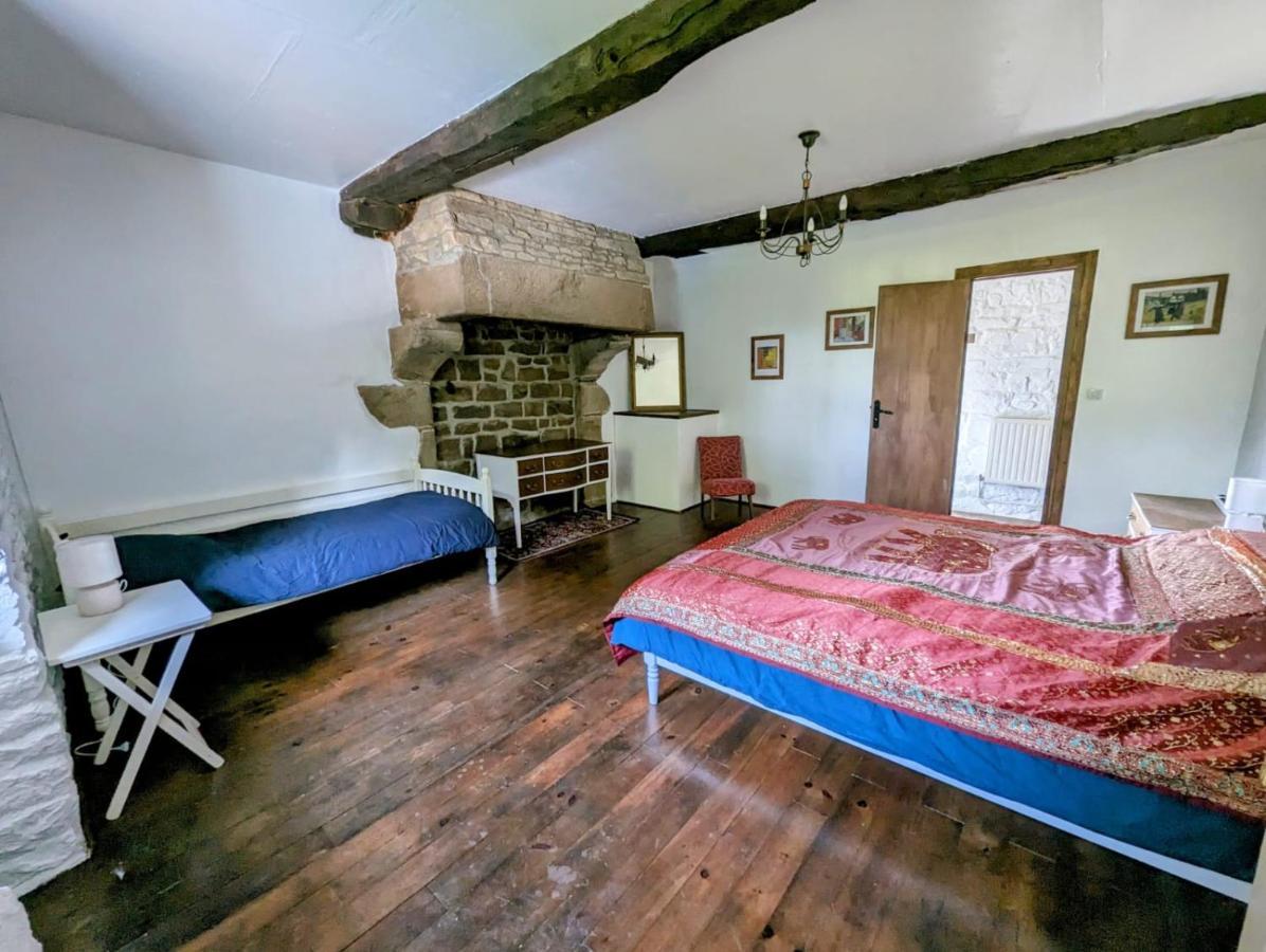 Les Gites De La Cabache Montaigu-les-Bois ภายนอก รูปภาพ